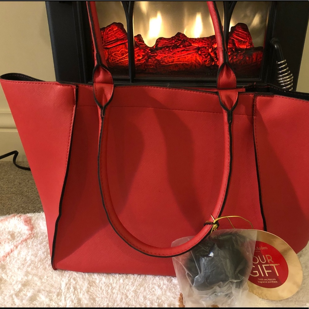 S O L D Elizabeth Arden bag